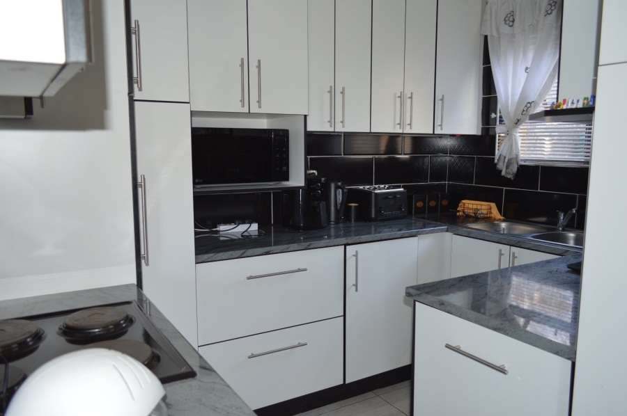 3 Bedroom Property for Sale in Wilkoppies North West